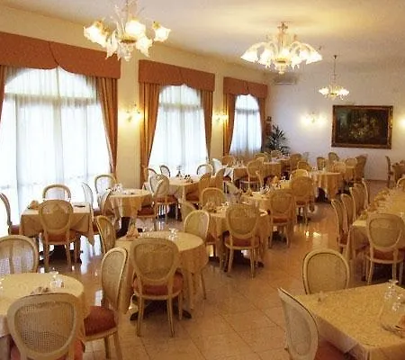 Magnolia Hotel 4*